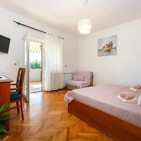 And Adriana Apartment Starigrad Paklenica
