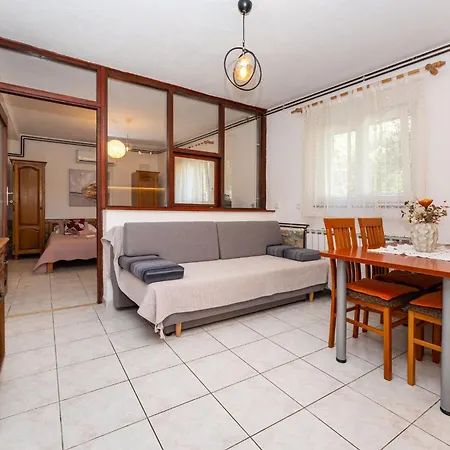 And Adriana Apartment Starigrad Paklenica