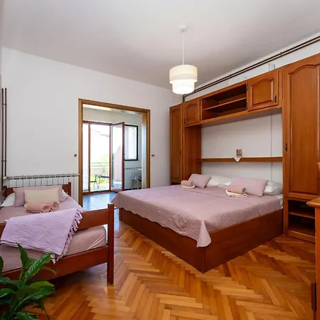 And Adriana Apartment