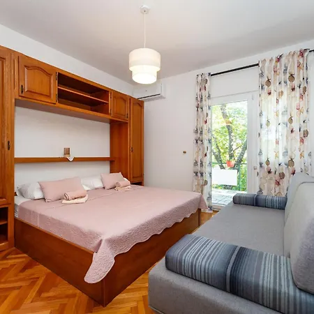 And Adriana Apartment *