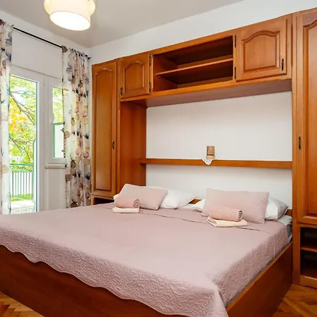 And Adriana Apartment *