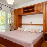 And Adriana Appartement *