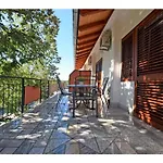 And Adriana Appartement