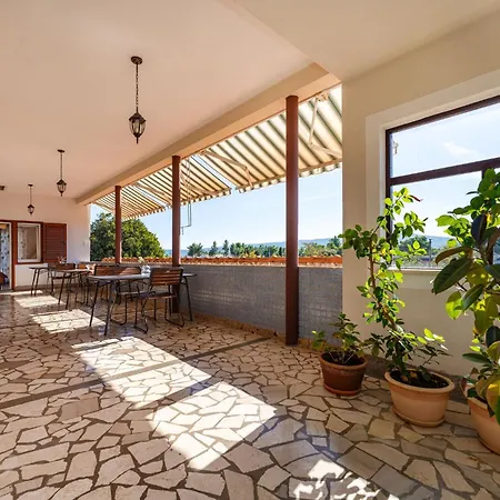 And Adriana Apartment