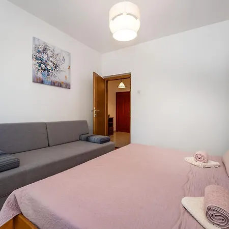 And Adriana Apartment