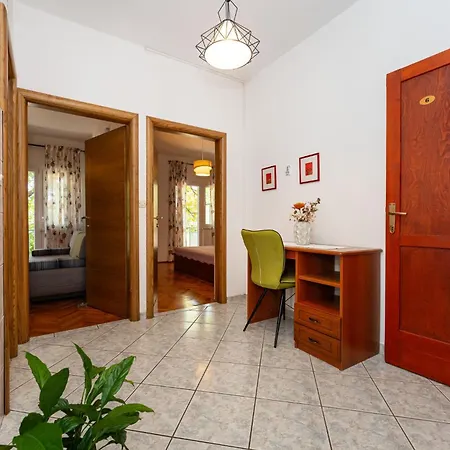 And Adriana Apartment Starigrad Paklenica