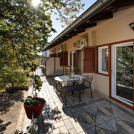 And Adriana Apartment Starigrad Paklenica